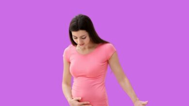 هل نغزات الرحم من علامات الحمل